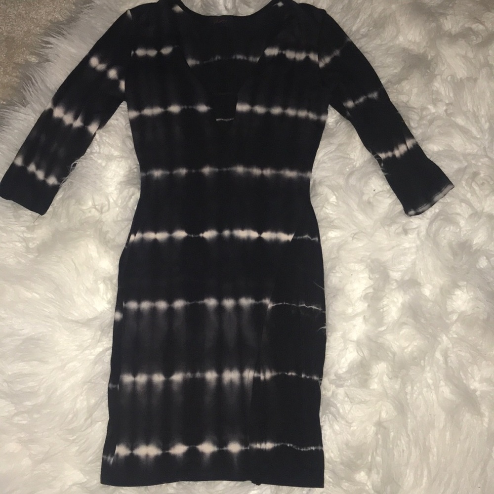 Sexy fitted dress Hottie slip on deep vee Sz M